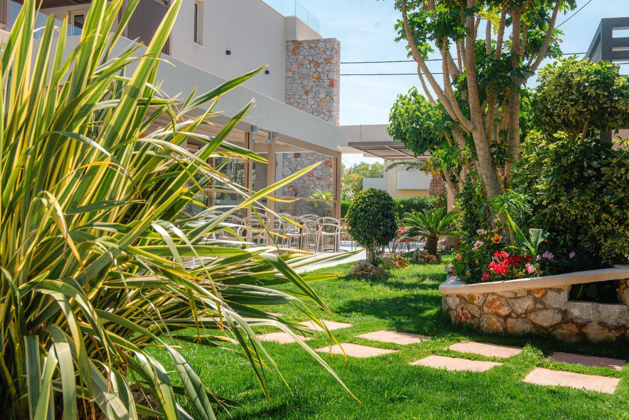 Relax Hotel باليوخورا المظهر الخارجي الصورة