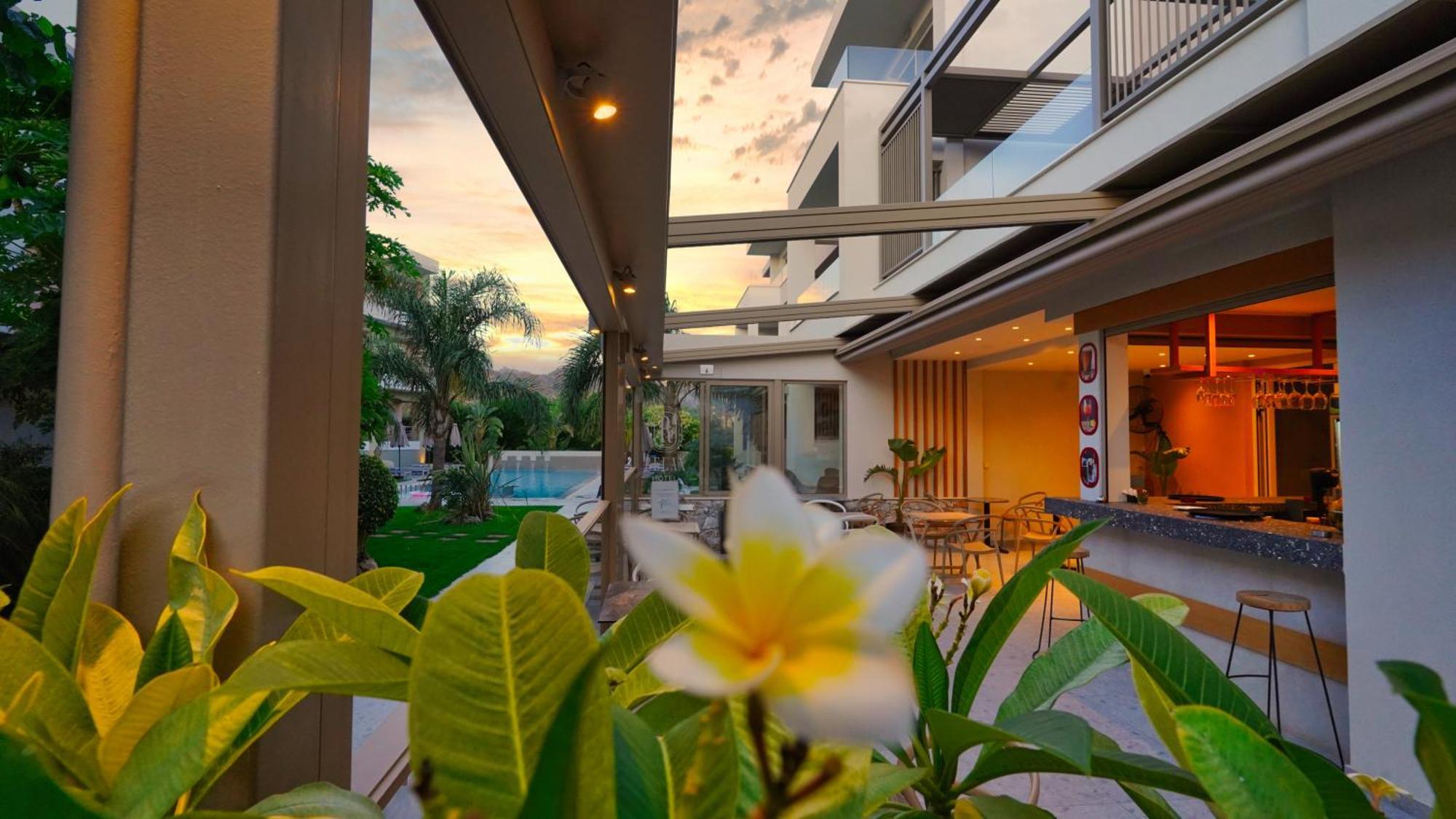 Relax Hotel باليوخورا المظهر الخارجي الصورة